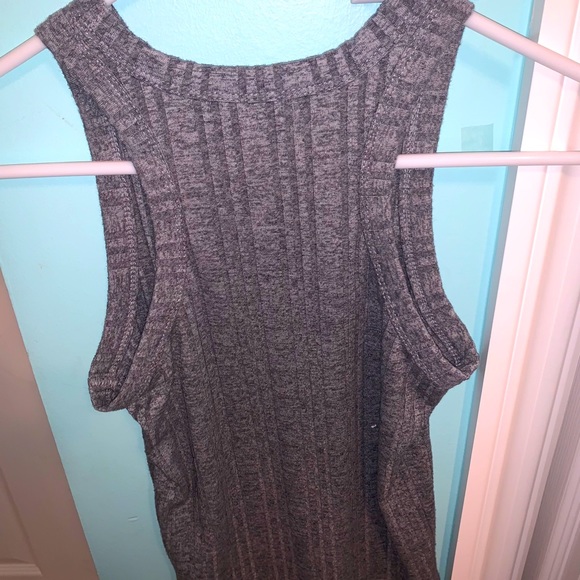 Women’s cute fitted tank top , never worn - Picture 2 of 3